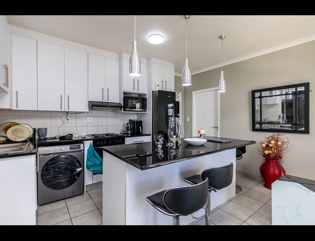 2 BEDROOM APARTMENT FOR SALE IN PARKLANDS